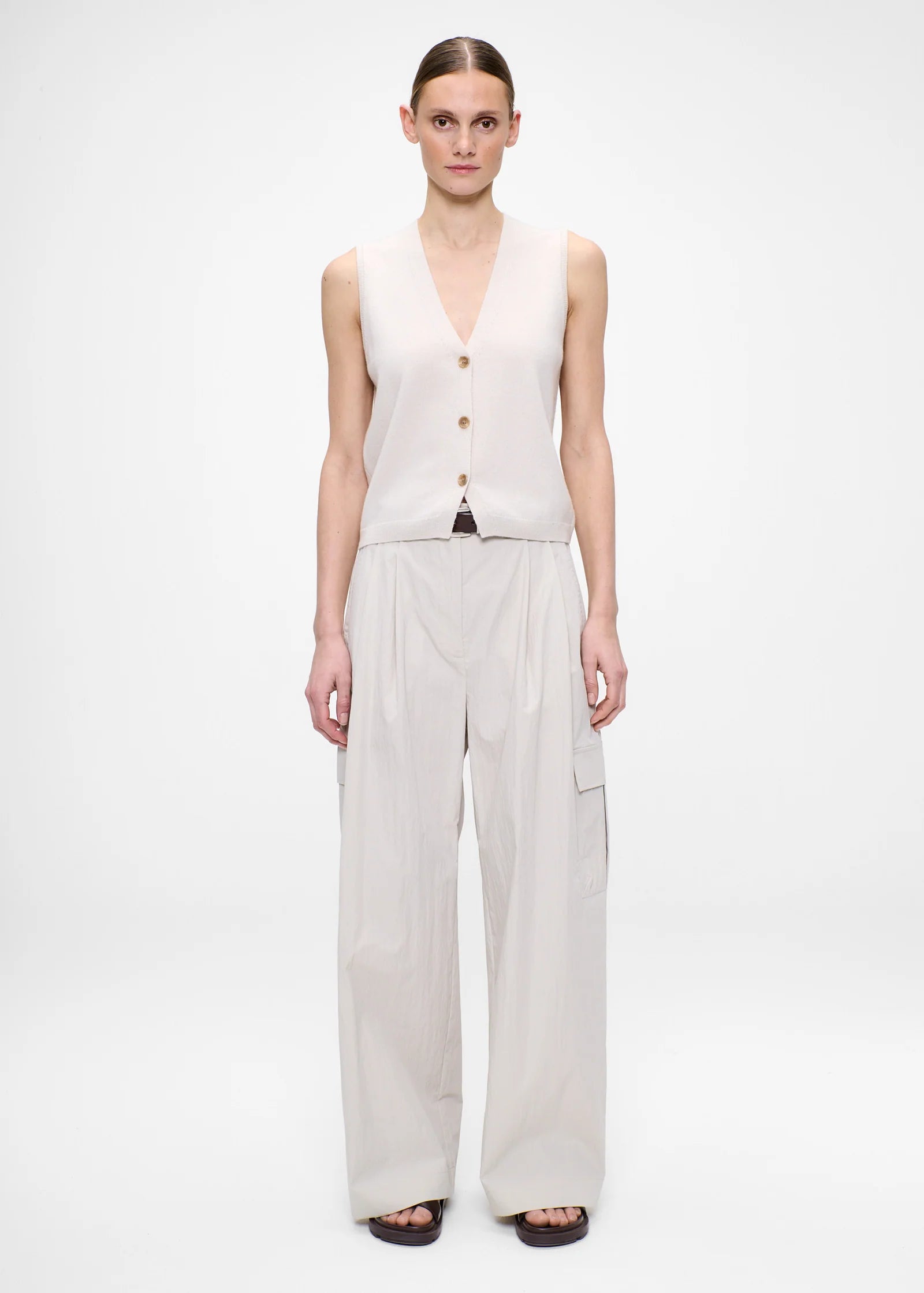 CASHMERE BLEND SLEEVELESS VEST